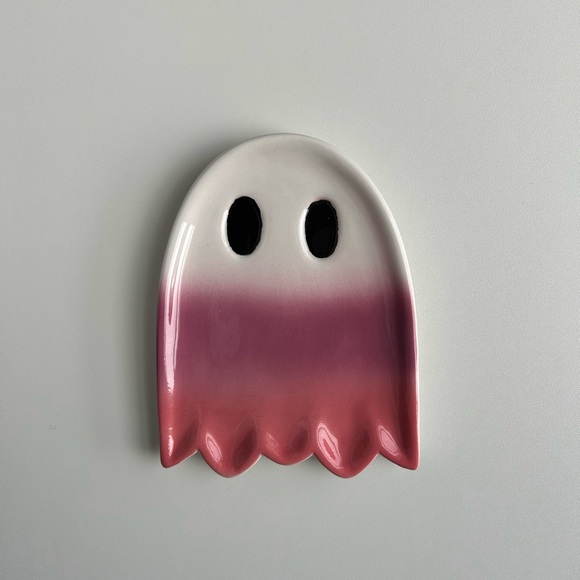 Pink ghost dish!👻 - Picture 1 of 2